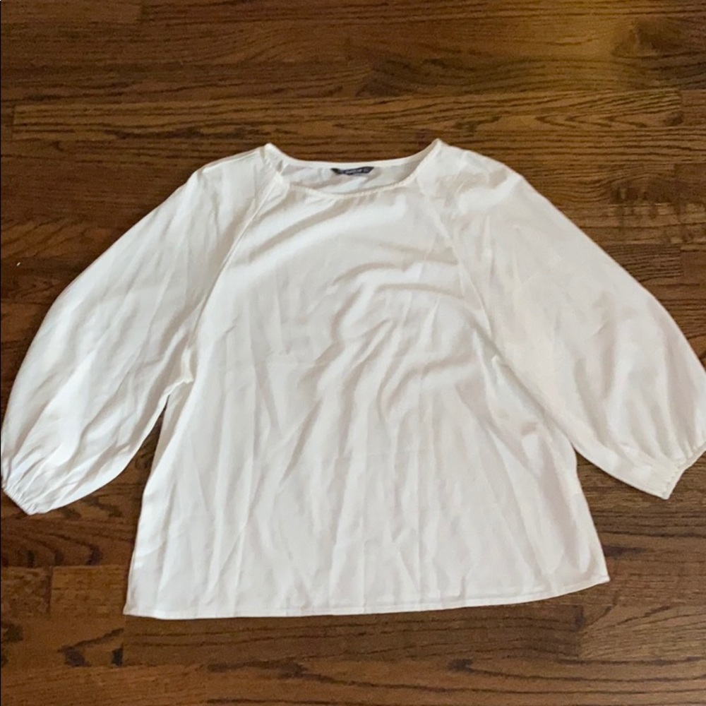 White long sleeved Top
